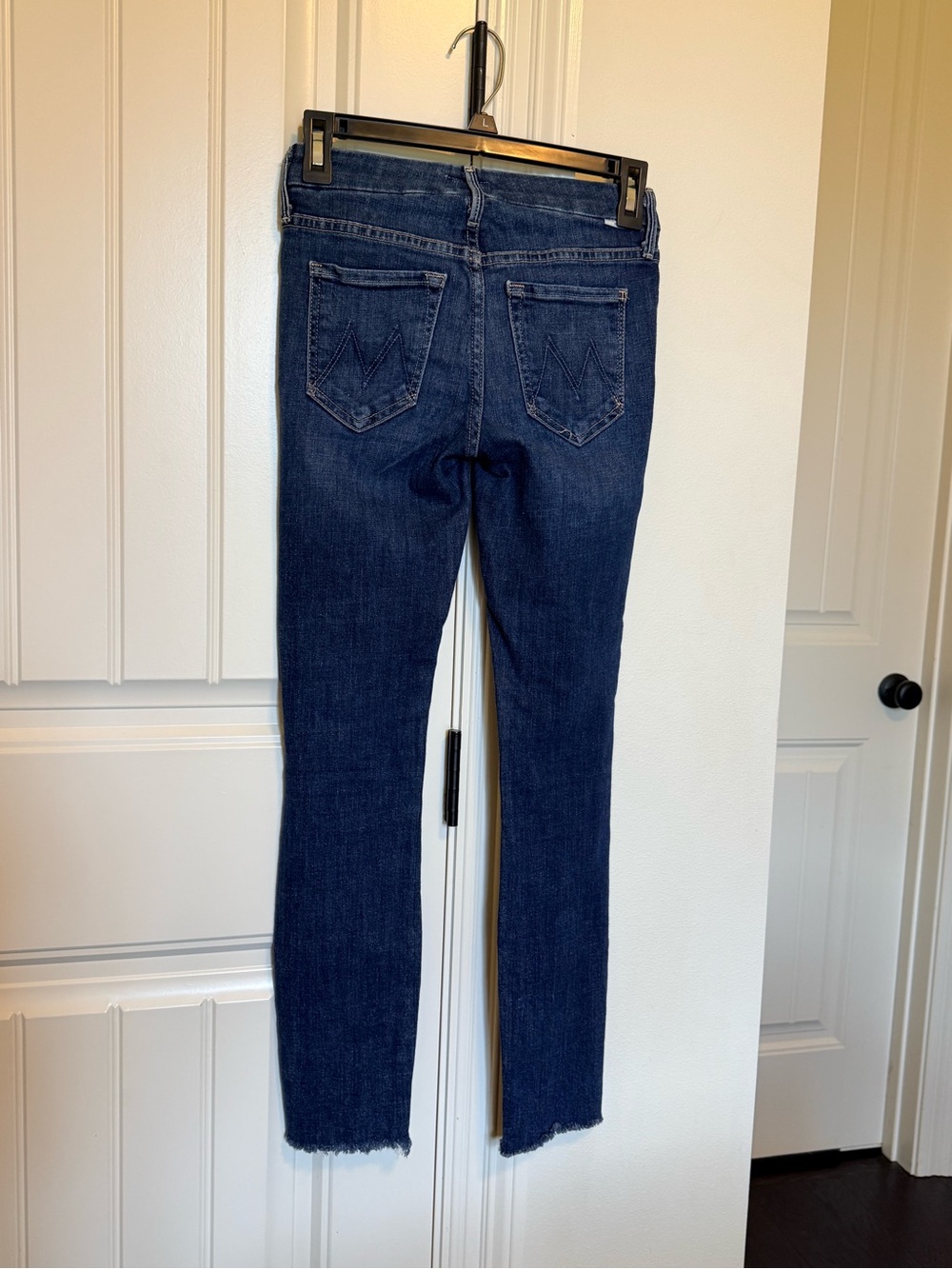 MOTHER Looker Ankle Fray Skinny Jeans in the color “Girl Crush” Dark Blue Wash - Picture 6 of 11